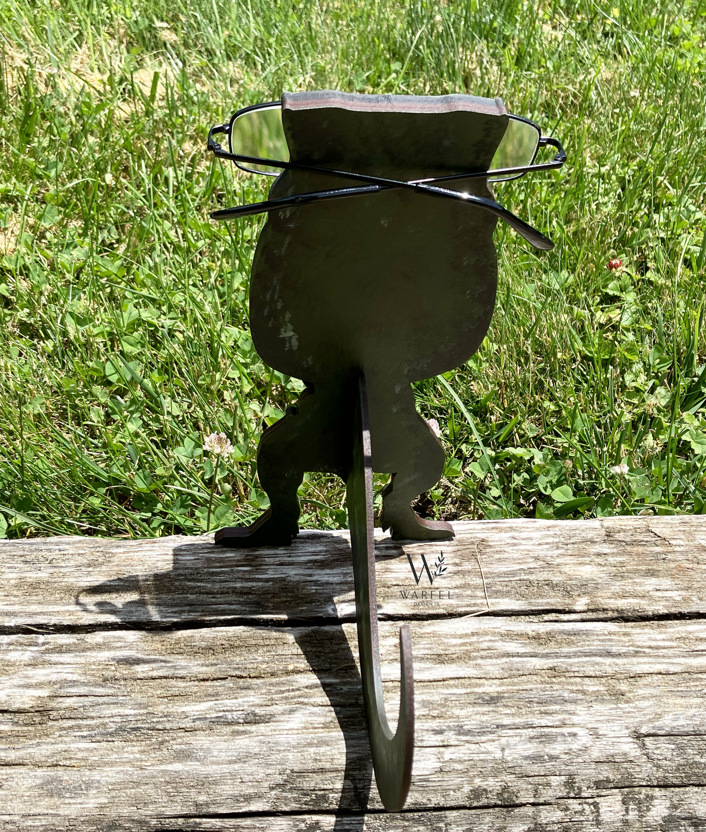 T-Rex Eyeglasses stand