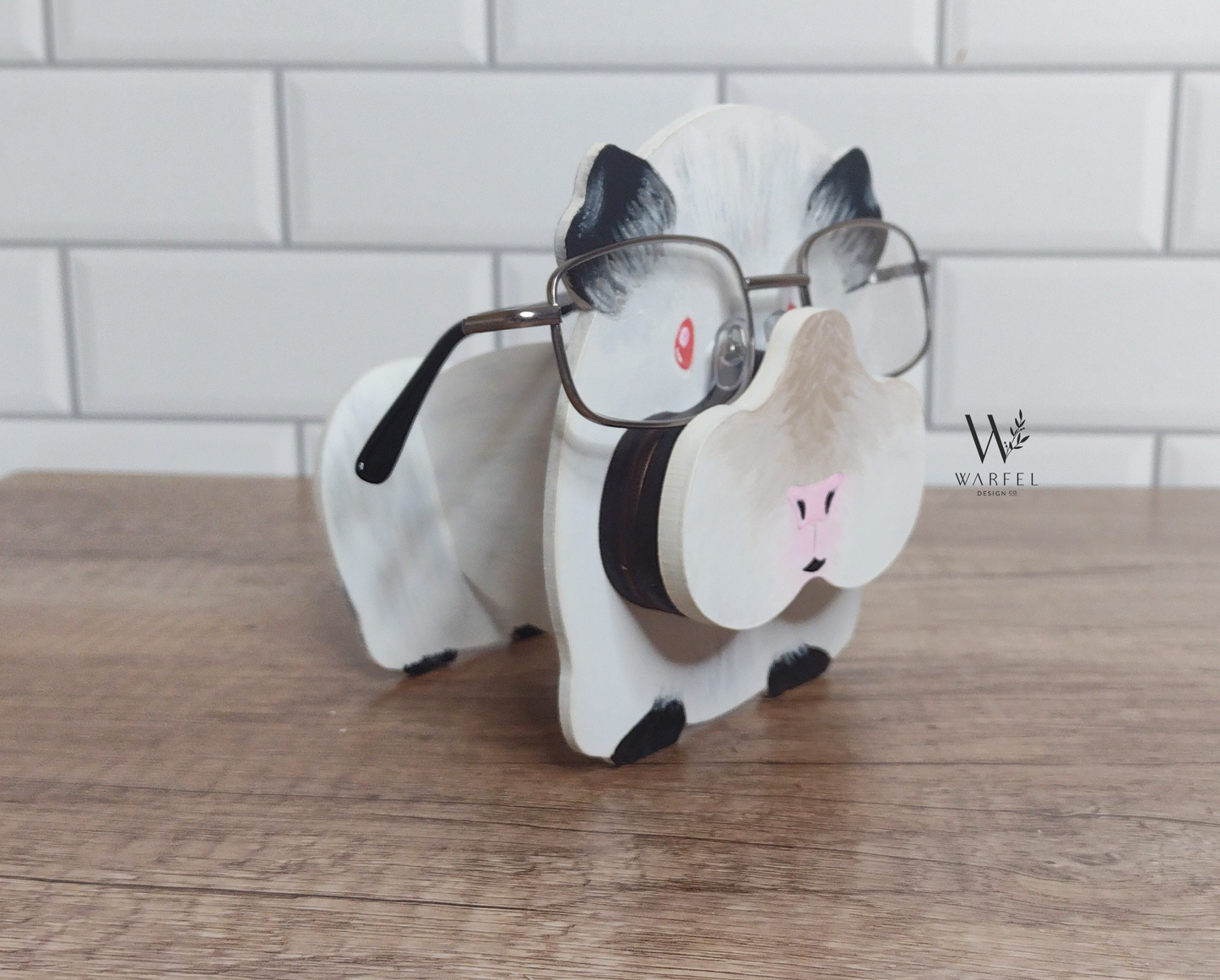 Guinea pig eyewear stand